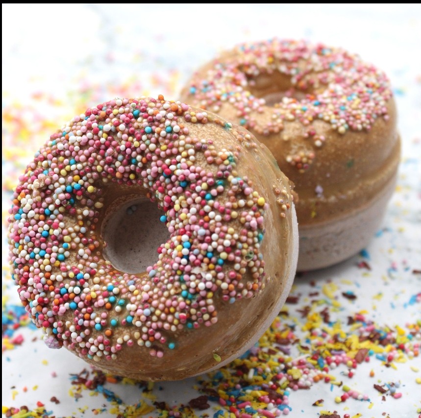 Doughnut bath bombs